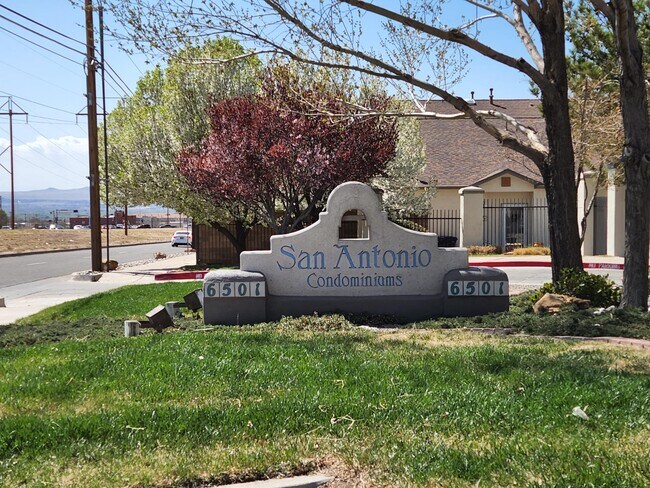 Building Photo - 6501 San Antonio Dr NE