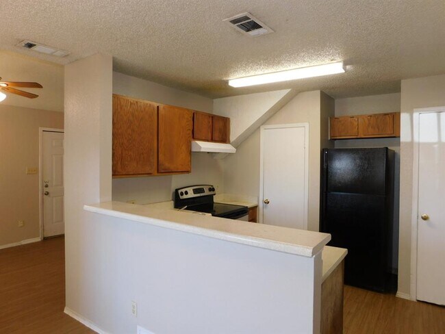 Foto del edificio - 2223 Katy Ln