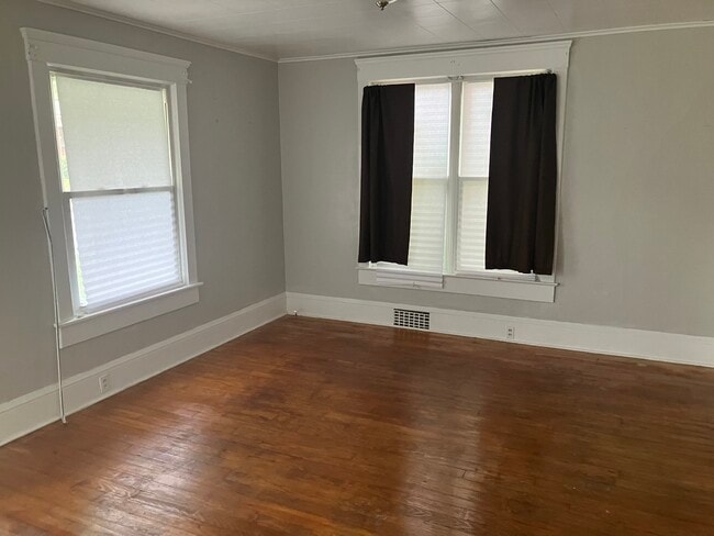 Foto del edificio - 1022 23rd St NW