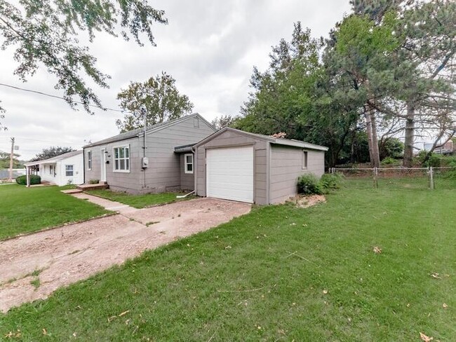 Building Photo - Charming 2 Bedroom in Saint Ann!