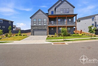 Building Photo - 382 W Fir Lp