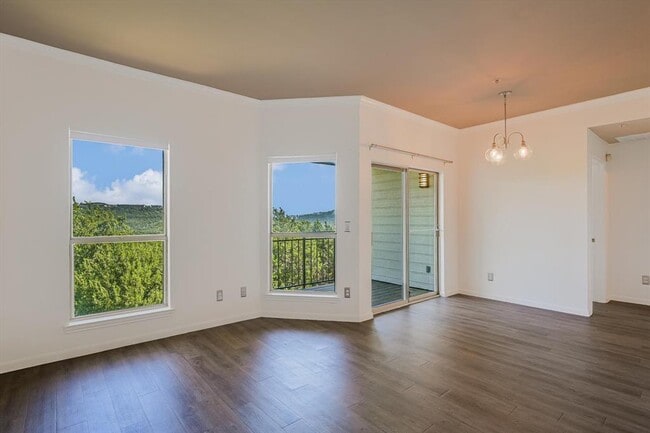 Building Photo - 6000 Shepherd Mountain Cove
