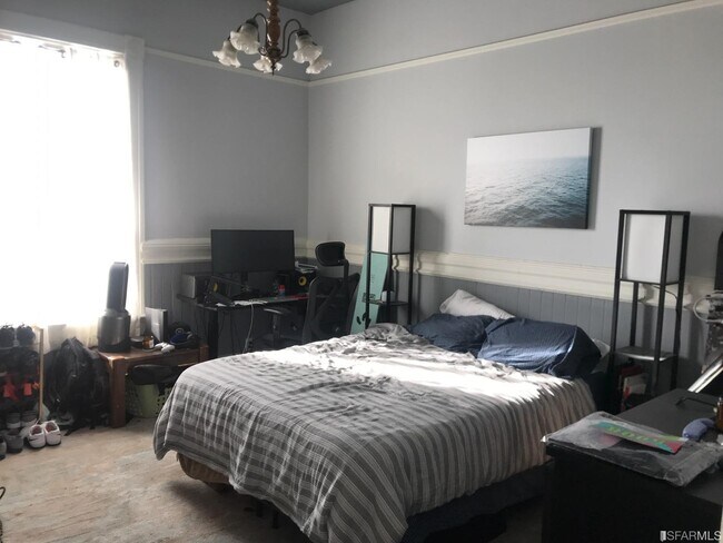 Building Photo - 1933 McAllister St