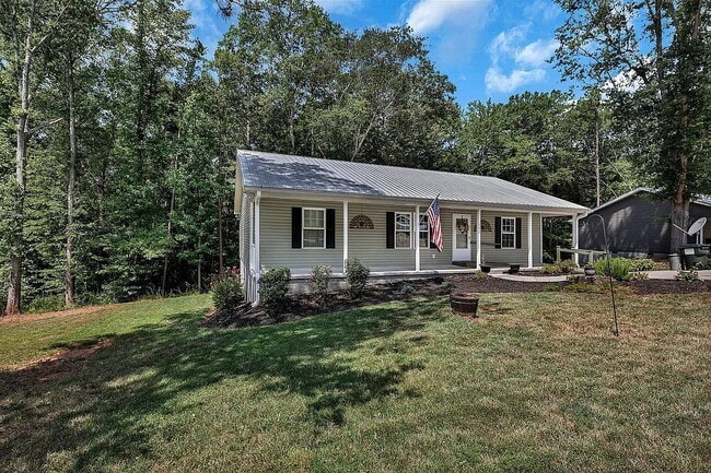 Photo - Charming 3-Bedroom Haven with 2 Full Baths... Apartment