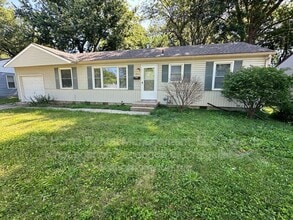 Building Photo - 5911 Farley Ave