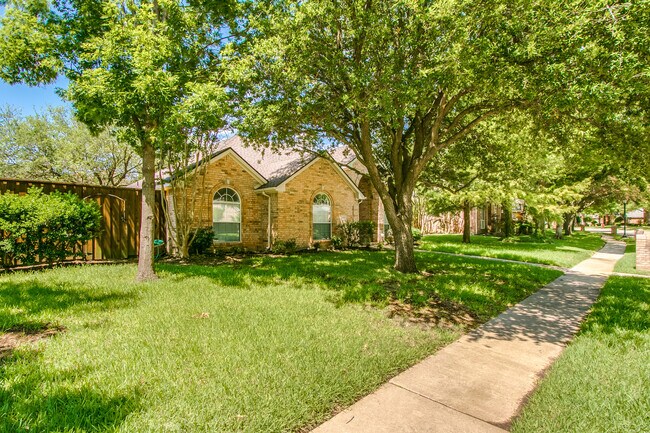 Front - 409 Lancashire Dr