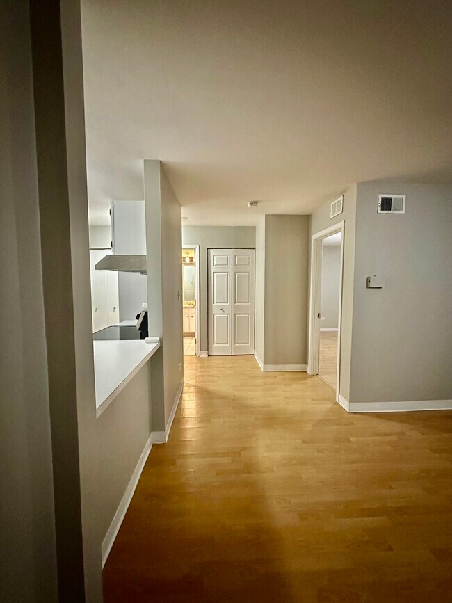 Foto del edificio - 3255 Kirchoff Rd