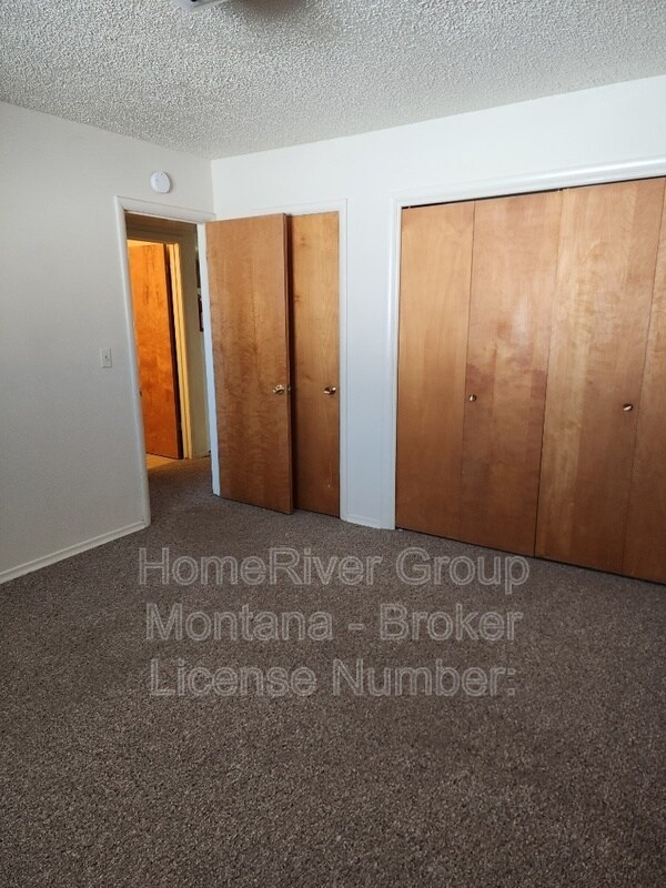 Building Photo - 102 Camelot Ct
