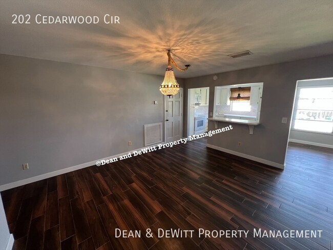 Building Photo - 202 Cedarwood Cir