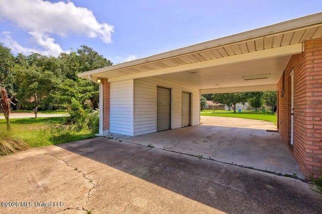 Building Photo - 219 Tantallon Dr