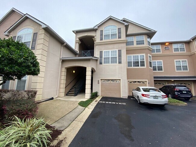 Building Photo - 13820 Sutton Park Dr N