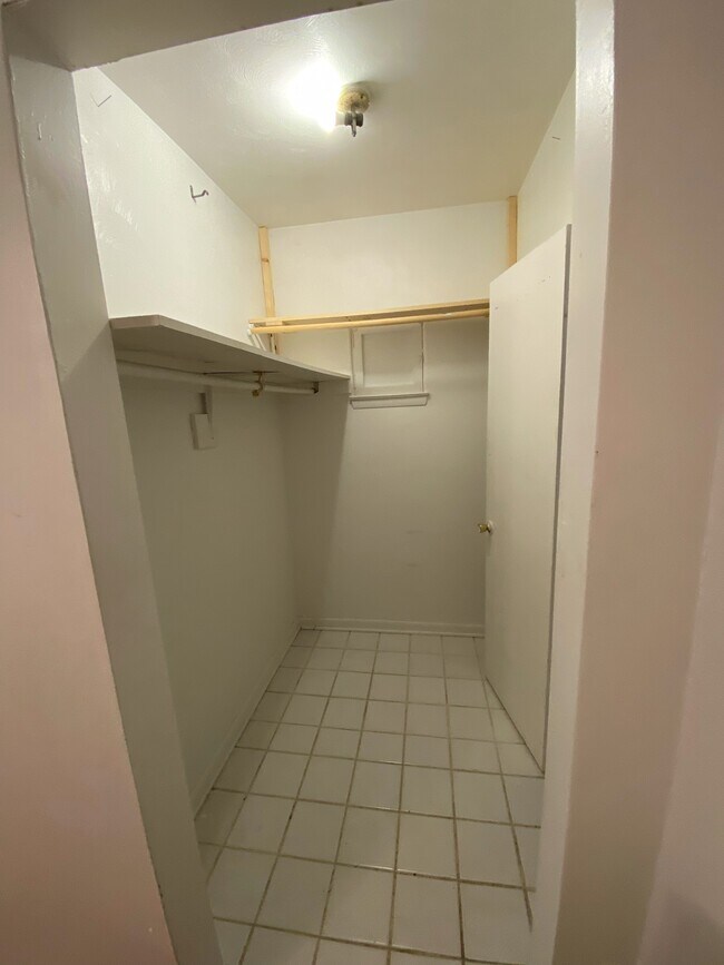 Foto del edificio - 909 N Capitol Ave