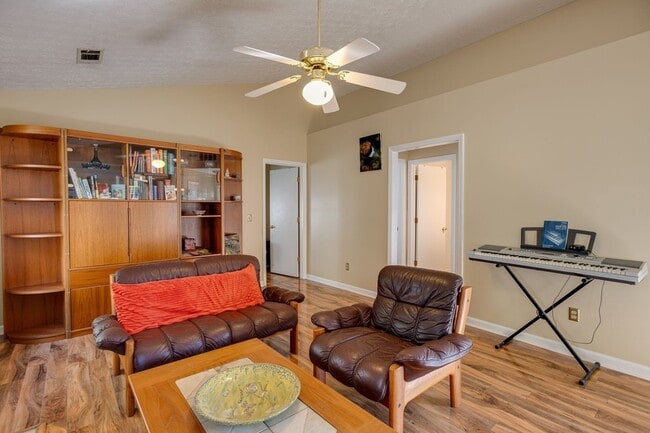 Foto del edificio - 510 Bridal Way Ct