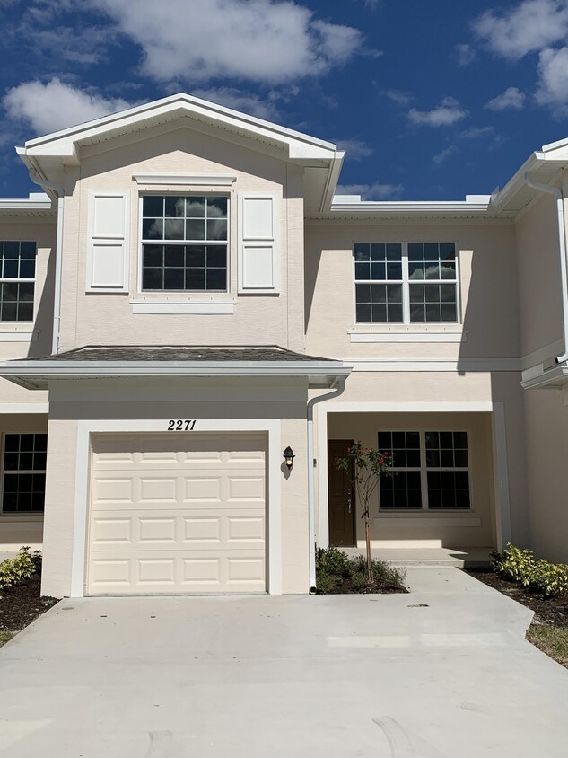 Primary Photo - 2271 NW Treviso Cir