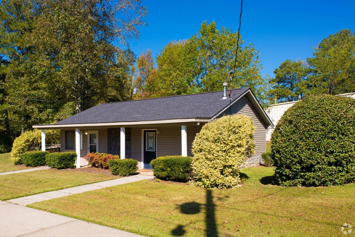 Primary Photo - Morris Manor Apartments