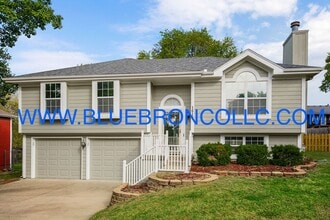 Building Photo - 1610 Roberta Dr