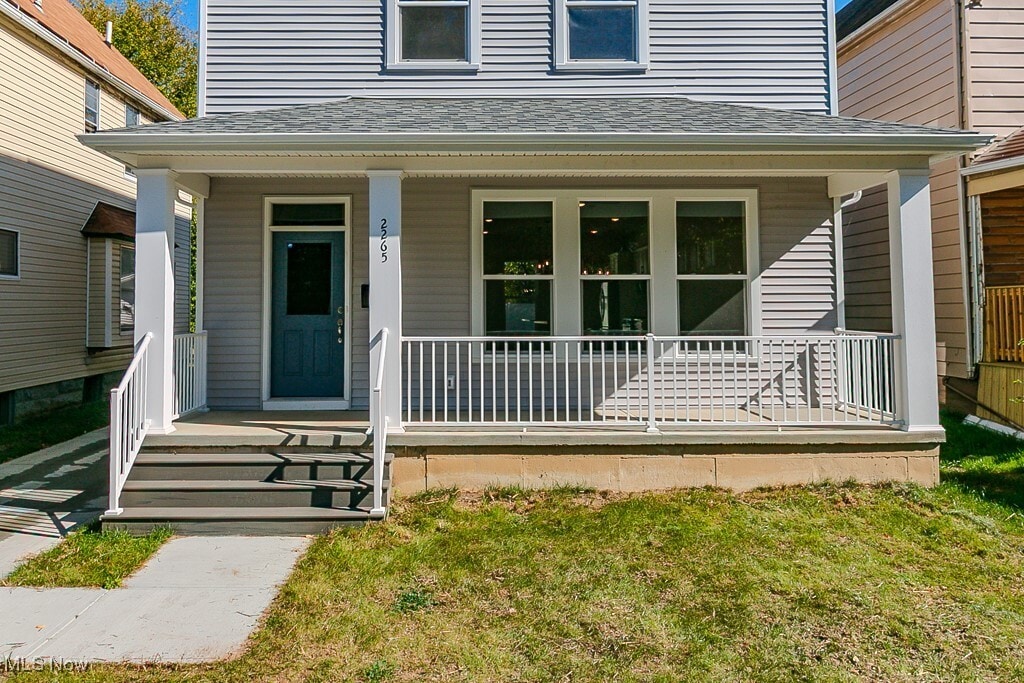 2265 E 97th St Cleveland, OH 44106 – photo 2