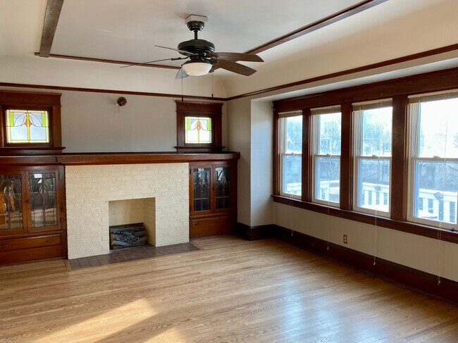 Sala de estar - 1320 N 46th St