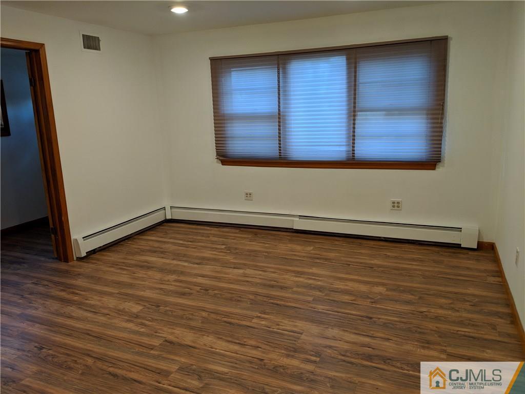 Building Photo - 104 S Hyde Ave