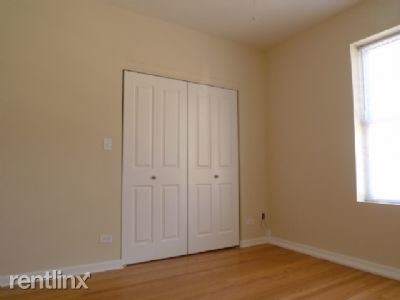 Building Photo - 4128 W Addison St