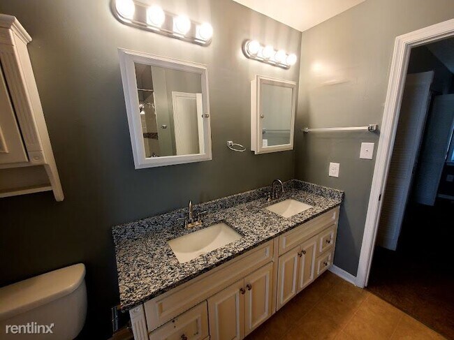 Foto del edificio - 2 br, 1.5 bath Townhome - 3811 Belker Ct
