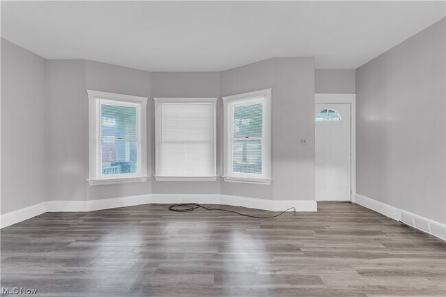 Building Photo - 3109 W 73rd St