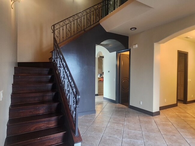 Foto del edificio - 2331 Calloway Dr