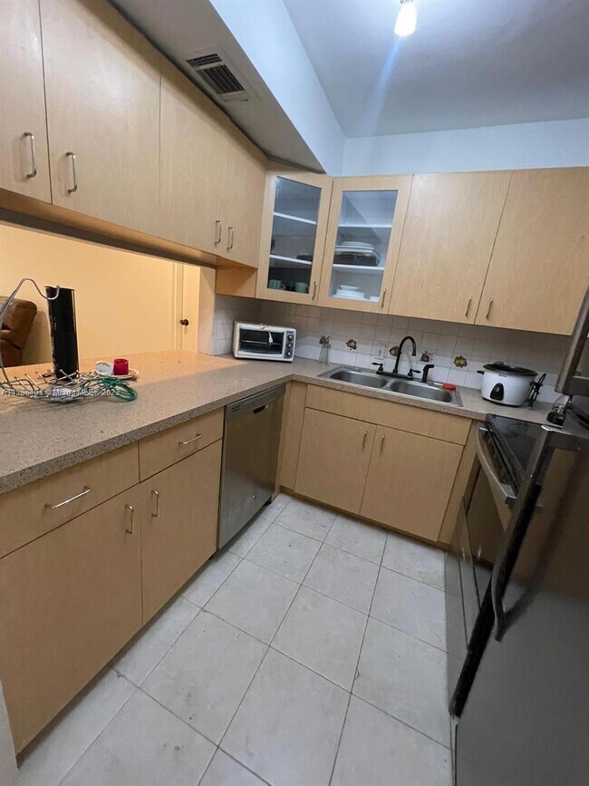 Foto del edificio - 4848 NW 24th Ct
