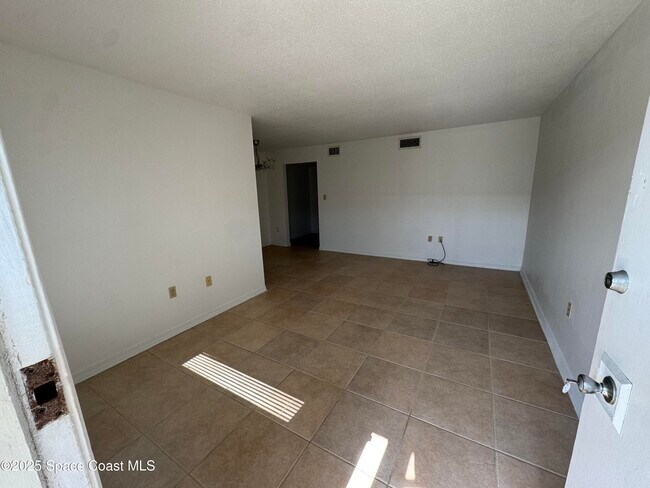 Foto del edificio - 5600 N Banana River Blvd