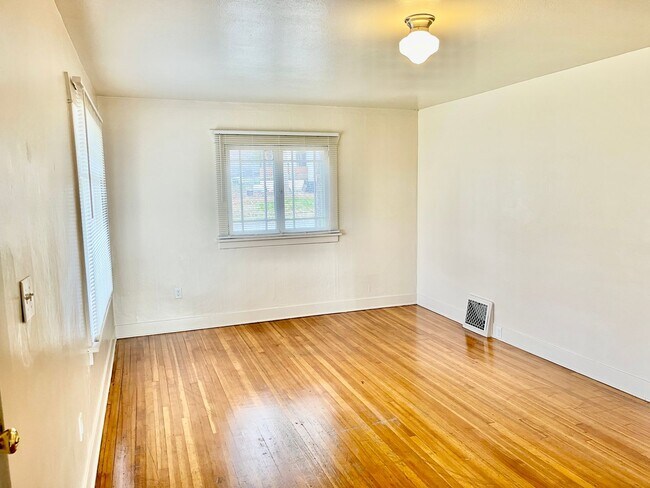 Foto del edificio - New on the Market!