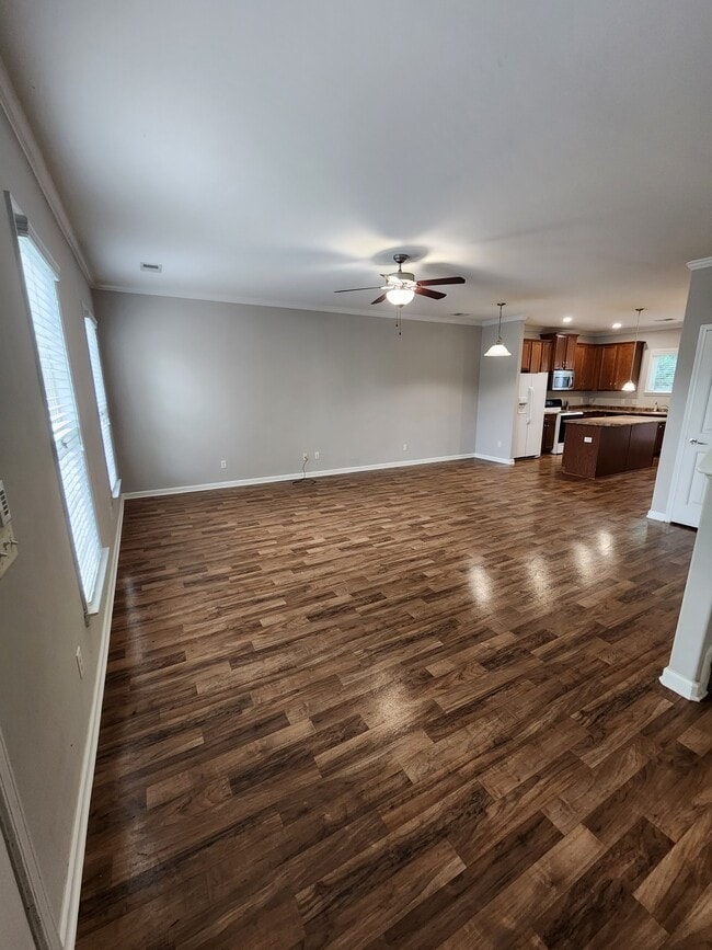 Building Photo - 104 Sonata Cir