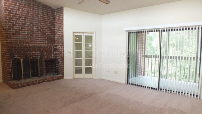 Foto del edificio - 2103 Turtle Creek Dr