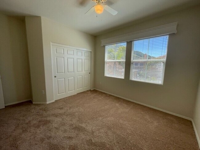 Foto del edificio - Stunning Home in a Desirable Gated Community