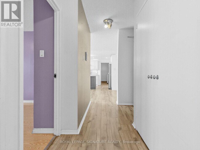 Photo du bâtiment - 5 Parkway Forest Dr