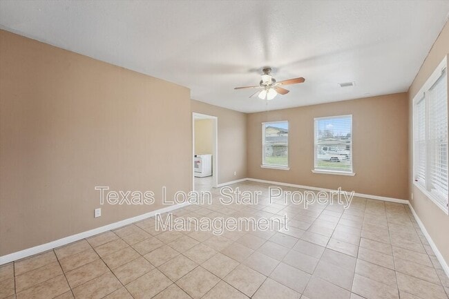 Building Photo - 1107 Defender St