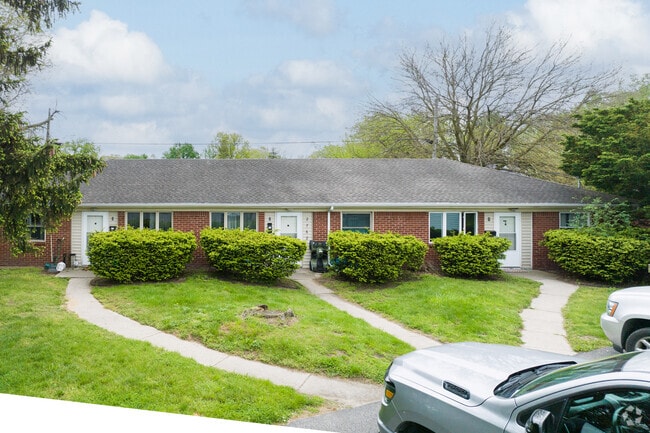 Building Photo - 2766 Tremainsville Rd