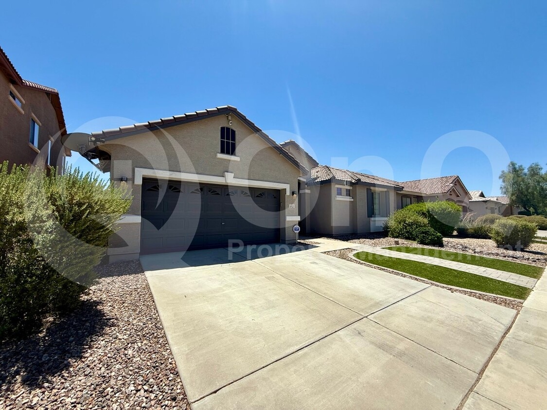 Primary Photo - 4927 W Magdalena Ln