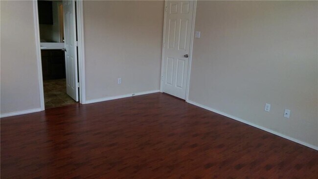 Building Photo - 1310 W Parmer Ln