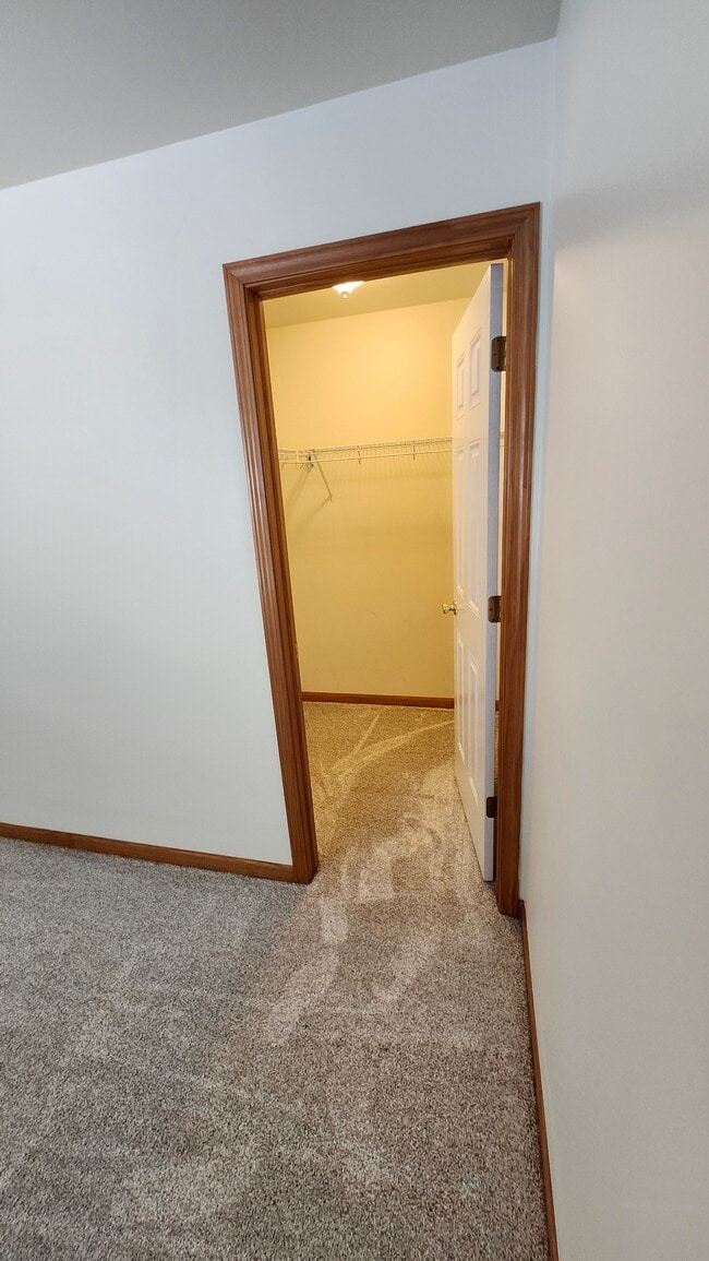 Building Photo - 256 College Ave