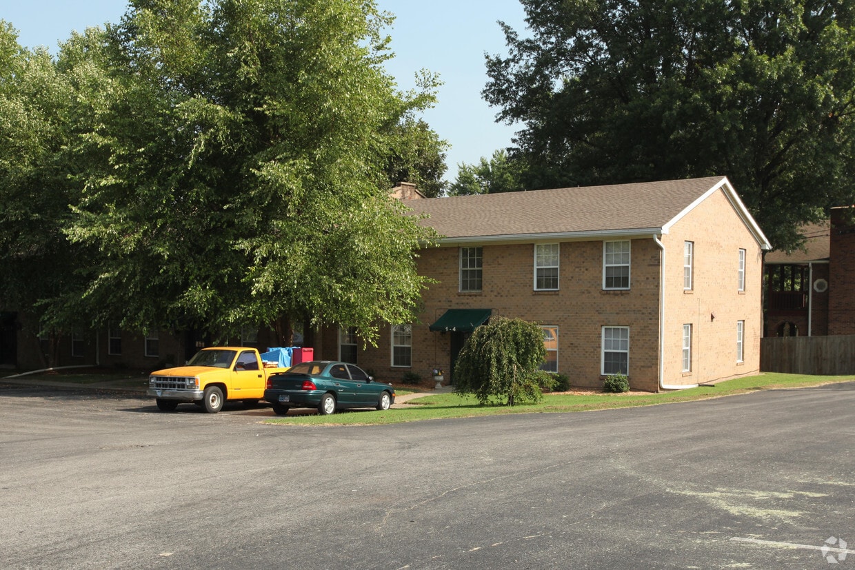 Primary Photo - Charlestown House Apartments