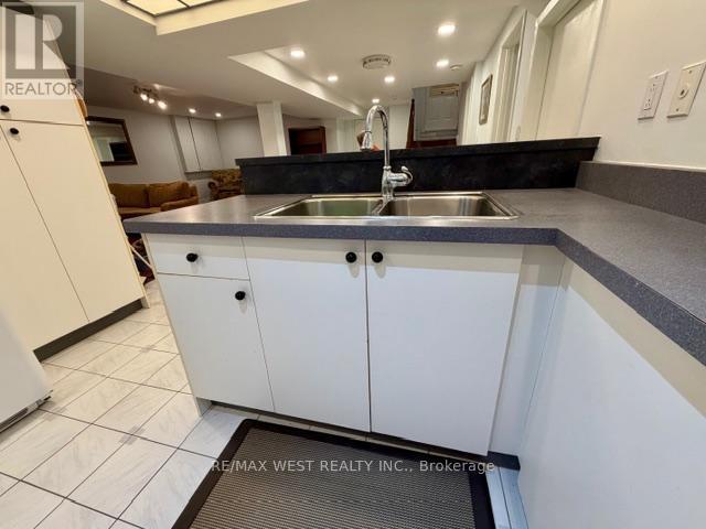 Photo du bâtiment - 4 Foxchase Dr