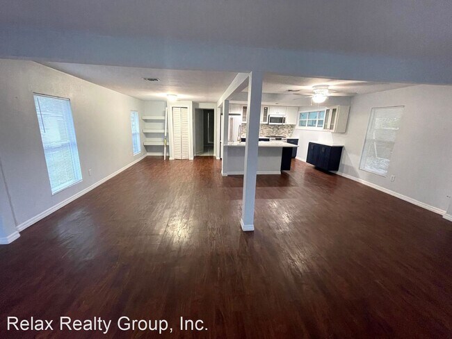 Foto del edificio - 2 br, 1 bath House - 4111 Sarasota Ave