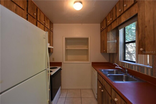 Building Photo - 3535 Raintree Way