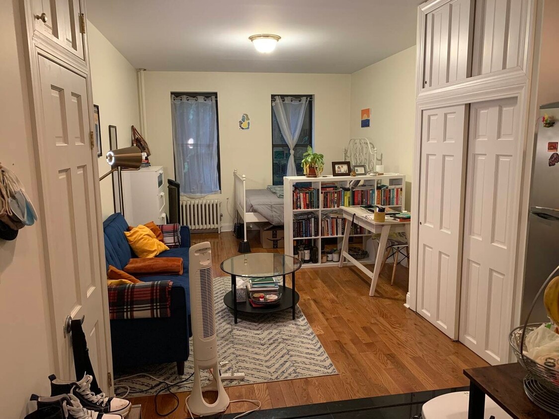 Primary Photo - 946 Columbus Ave