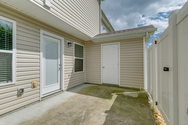 Building Photo - 2066 Caladonia Way