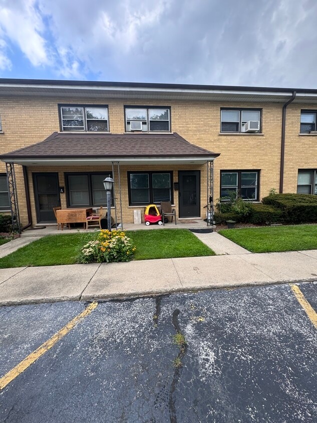 Primary Photo - 18333 Wentworth Ave