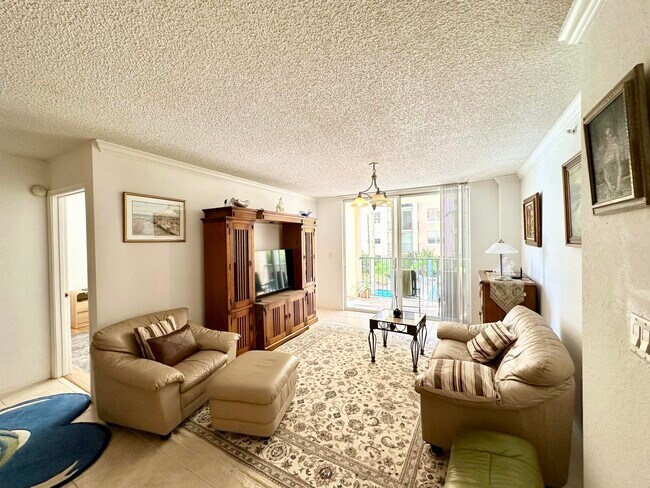 Building Photo - 1801 N Flagler Dr