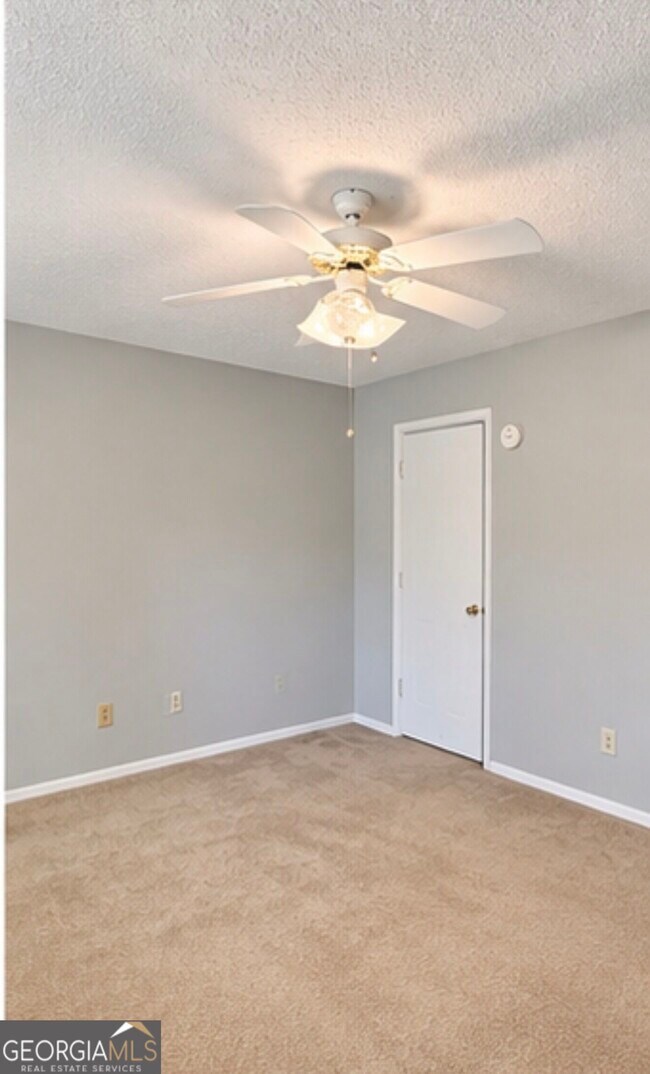 Building Photo - 134 Belmonte Dr SW