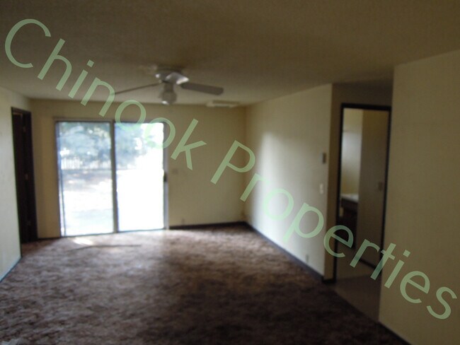 Foto del edificio - Charming 4 Bedroom Home in Cal Young Neighborhood