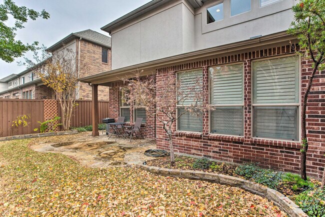 Foto del edificio - 4741 Durham Dr